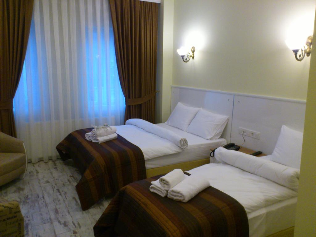 Pera Main Hotel Istanboel Buitenkant foto